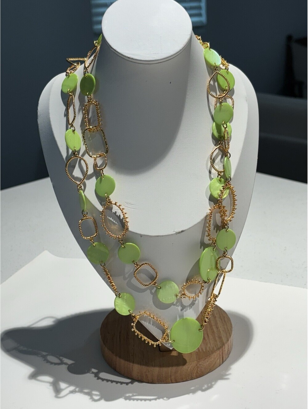 joan rivers lime green circle necklace gold tone